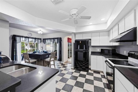 Villa ou maison à vendre à Port Charlotte, Floride: 3 chambres, 179.77 m2 № 2215609 - photo 3