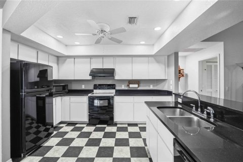 Villa ou maison à vendre à Port Charlotte, Floride: 3 chambres, 179.77 m2 № 2215609 - photo 19