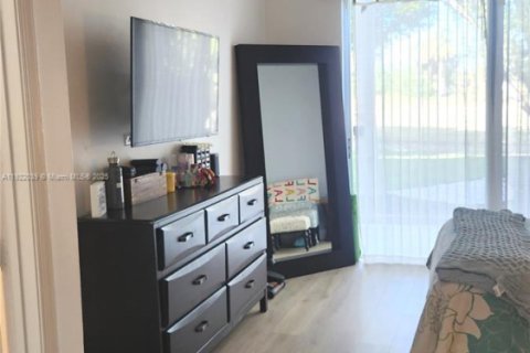 Casa en venta en Margate, Florida, 3 dormitorios, 206.43 m2 № 1975949 - foto 28