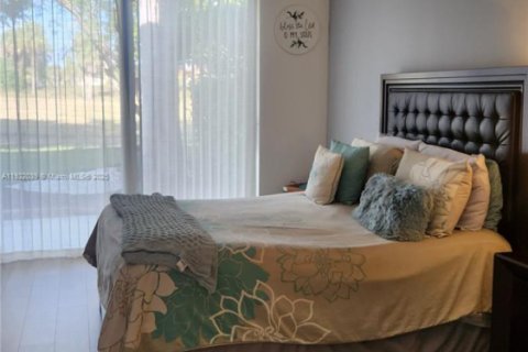 Casa en venta en Margate, Florida, 3 dormitorios, 206.43 m2 № 1975949 - foto 29