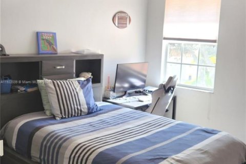 Casa en venta en Margate, Florida, 3 dormitorios, 206.43 m2 № 1975949 - foto 25