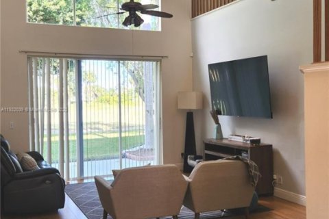 Casa en venta en Margate, Florida, 3 dormitorios, 206.43 m2 № 1975949 - foto 12