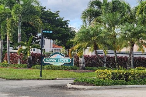 Casa en venta en Margate, Florida, 3 dormitorios, 206.43 m2 № 1975949 - foto 1