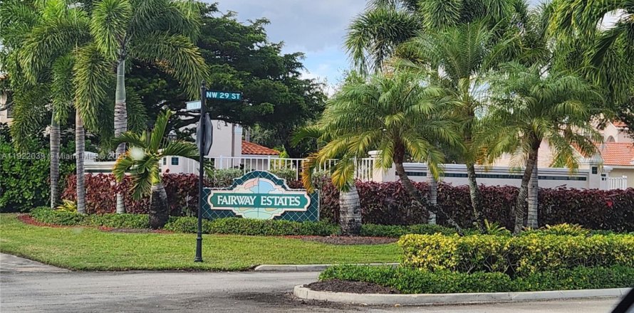 Casa en Margate, Florida 3 dormitorios, 206.43 m2 № 1975949