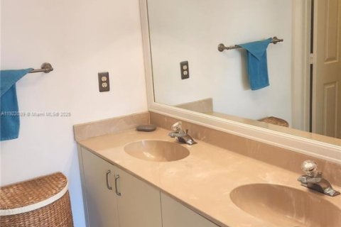 Casa en venta en Margate, Florida, 3 dormitorios, 206.43 m2 № 1975949 - foto 24