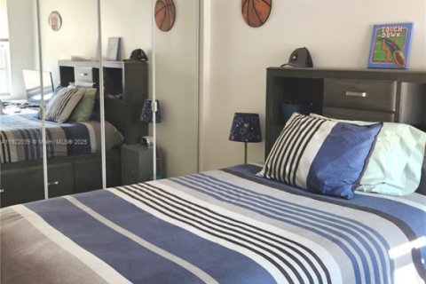 Casa en venta en Margate, Florida, 3 dormitorios, 206.43 m2 № 1975949 - foto 27