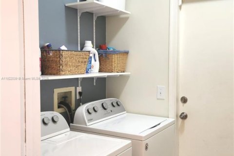 Casa en venta en Margate, Florida, 3 dormitorios, 206.43 m2 № 1975949 - foto 22