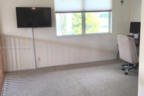 Casa en venta en Margate, Florida, 3 dormitorios, 206.43 m2 № 1975949 - foto 21