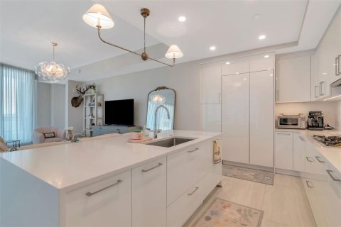 Condo in Tampa, Florida, 2 bedrooms  № 2114517 - photo 26