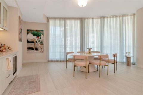 Condo in Tampa, Florida, 2 bedrooms  № 2114517 - photo 30