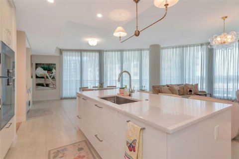 Condo in Tampa, Florida, 2 bedrooms  № 2114517 - photo 29