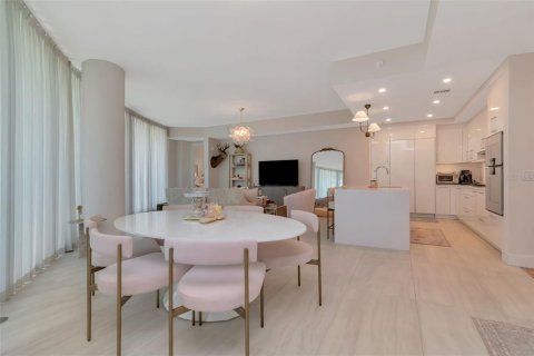 Condo in Tampa, Florida, 2 bedrooms  № 2114517 - photo 19