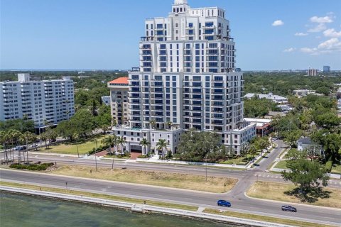 Condo in Tampa, Florida, 2 bedrooms  № 2114517 - photo 2
