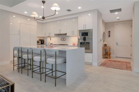Condo in Tampa, Florida, 2 bedrooms  № 2114517 - photo 24