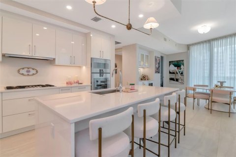 Condo in Tampa, Florida, 2 bedrooms  № 2114517 - photo 21
