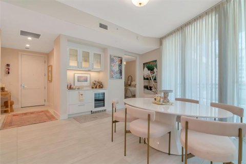 Condo in Tampa, Florida, 2 bedrooms  № 2114517 - photo 17