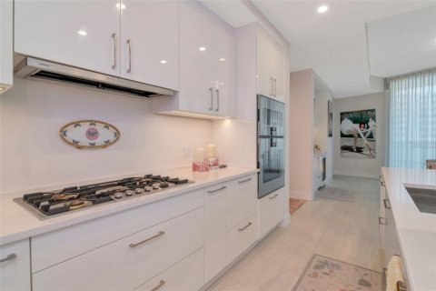 Condo in Tampa, Florida, 2 bedrooms  № 2114517 - photo 23