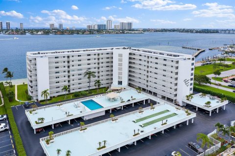 Condo à Lake Park, Floride, 2 chambres  № 2085614