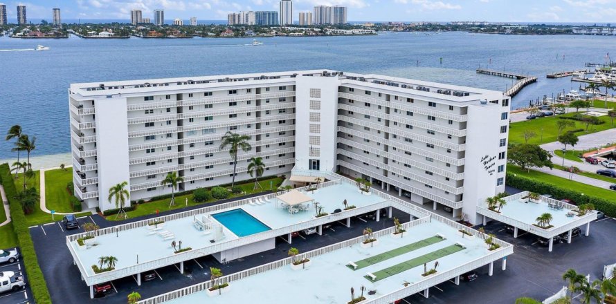 Condo à Lake Park, Floride, 2 chambres  № 2085614