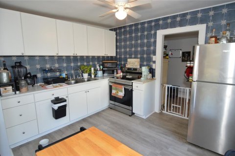 Villa ou maison à vendre à Saint Petersburg, Floride: 4 chambres, 99.22 m2 № 2091837 - photo 2