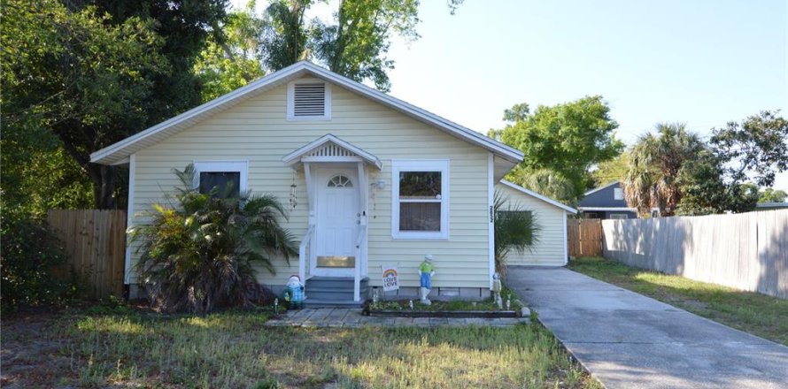 Villa ou maison à Saint Petersburg, Floride 4 chambres, 99.22 m2 № 2091837