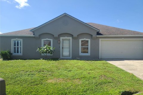 Villa ou maison à vendre à Kissimmee, Floride: 3 chambres, 148.64 m2 № 2313213 - photo 2