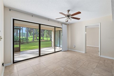 Condo in Daytona Beach, Florida, 2 bedrooms  № 2379236 - photo 8