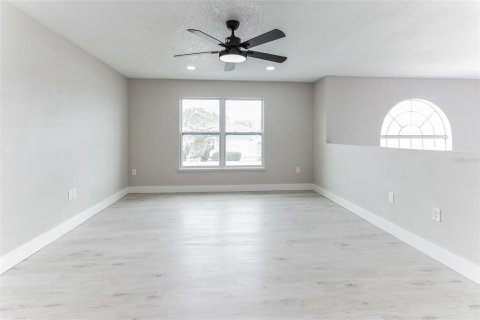 House in Palm Coast, Florida 5 bedrooms, 272.02 sq.m. № 1545489 - photo 17