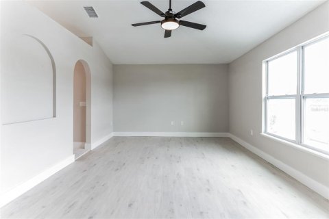 House in Palm Coast, Florida 5 bedrooms, 272.02 sq.m. № 1545489 - photo 25