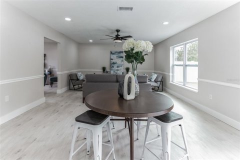 House in Palm Coast, Florida 5 bedrooms, 272.02 sq.m. № 1545489 - photo 7