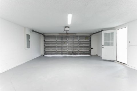 House in Palm Coast, Florida 5 bedrooms, 272.02 sq.m. № 1545489 - photo 27
