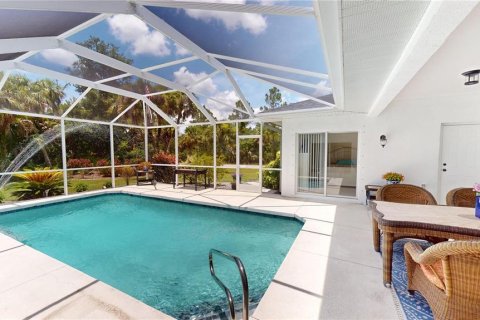 House in Port Charlotte, Florida 3 bedrooms, 166.2 sq.m. № 1845234 - photo 5