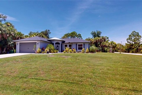 House in Port Charlotte, Florida 3 bedrooms, 166.2 sq.m. № 1845234 - photo 2