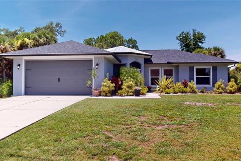 House in Port Charlotte, Florida 3 bedrooms, 166.2 sq.m. № 1845234 - photo 3