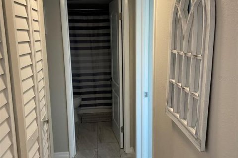 Condo in Clearwater, Florida, 2 bedrooms  № 661572 - photo 16