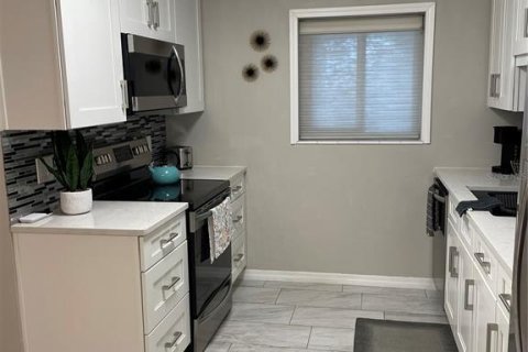 Condo in Clearwater, Florida, 2 bedrooms  № 661572 - photo 7