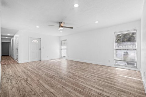 Casa en venta en Tamarac, Florida, 3 dormitorios, 172.8 m2 № 2147104 - foto 7