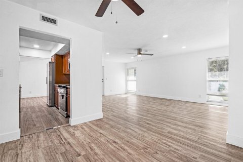 Casa en venta en Tamarac, Florida, 3 dormitorios, 172.8 m2 № 2147104 - foto 9