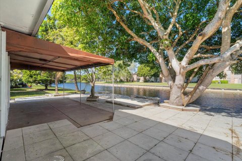 Casa en venta en Tamarac, Florida, 3 dormitorios, 172.8 m2 № 2147104 - foto 30