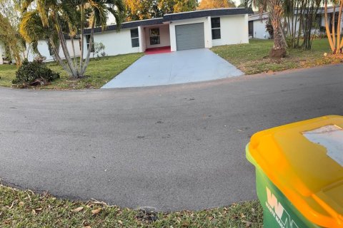 Casa en Tamarac, Florida 3 dormitorios, 172.8 m2 № 2147104