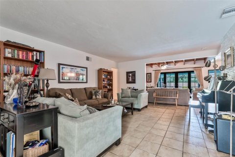 House in Pinecrest, Florida 4 bedrooms, 251.02 sq.m. № 1412082 - photo 2