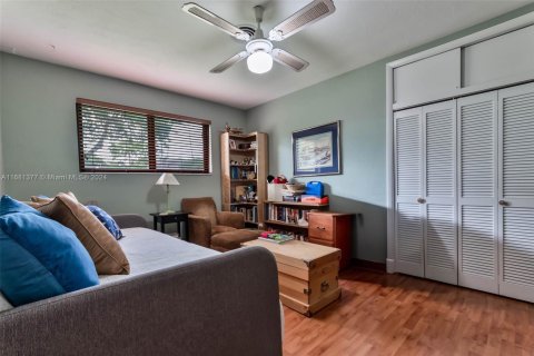 House in Pinecrest, Florida 4 bedrooms, 251.02 sq.m. № 1412082 - photo 18
