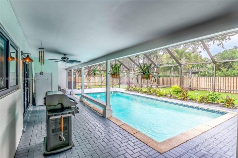 House in Pinecrest, Florida 4 bedrooms, 251.02 sq.m. № 1412082 - photo 23