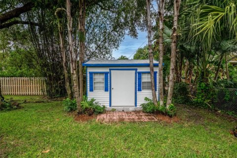 House in Pinecrest, Florida 4 bedrooms, 251.02 sq.m. № 1412082 - photo 27