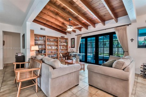 House in Pinecrest, Florida 4 bedrooms, 251.02 sq.m. № 1412082 - photo 5