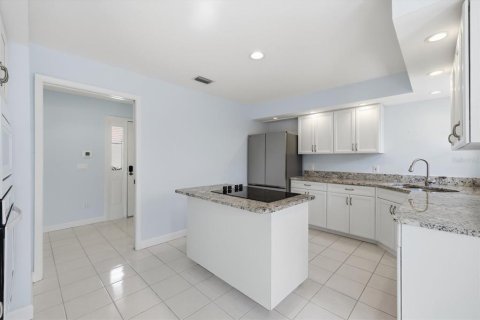 Villa ou maison à vendre à Venice, Floride: 2 chambres, 161.19 m2 № 2426866 - photo 6