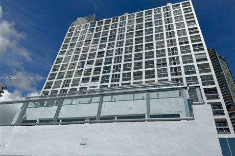 Купить кондоминиум в Майами, Флорида 3 спальни, 173.63м2, № 1968415 - фото 19