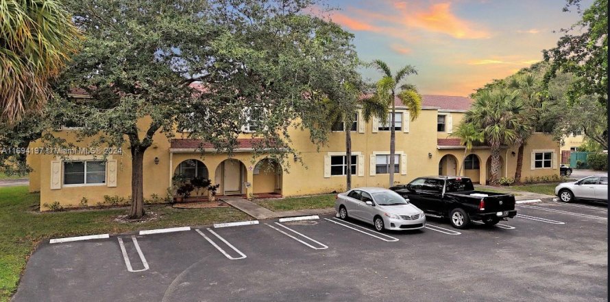 Condo in Coral Springs, Florida, 2 bedrooms  № 1443691