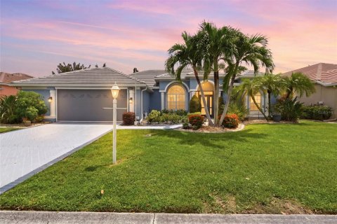 Casa en Punta Gorda, Florida 3 dormitorios, 206.89 m2 № 2322272