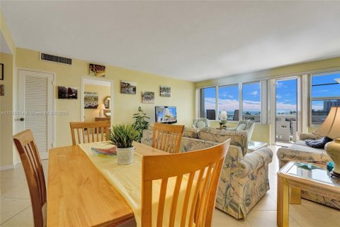 Купить кондоминиум в Холливуд, Флорида 1 спальня, 75.44м2, № 1708669 - фото 13